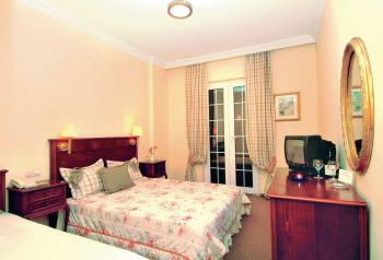 ANTIQUE ROMAN PALACE 4*   